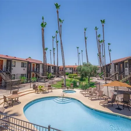 232 Fully Furnished 1Br Suite-Prime Location